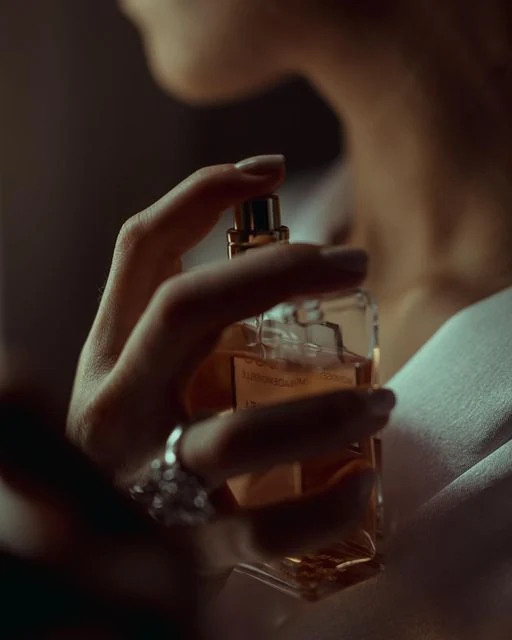 Fotografía conceptual de perfume